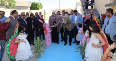 صور.. محافظ السويس يشهد احتفالية الليلة المحمدية بمسرح التربية والتعليم