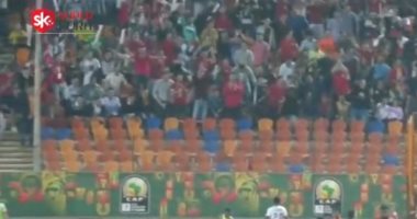 سوبر كاميرا.. مهاجم غانا يقود الجماهير المصرية فى استاد القاهرة