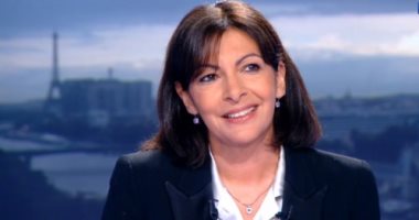 عمدة باريس تبحث مع بابا الفاتيكان أوضاع اللاجئين وترميم كاتدرائية نوتردام