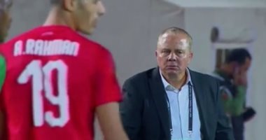 شاهد.. انفعال شوقى غريب على عبد الرحمن مجدى أمام جنوب أفريقيا