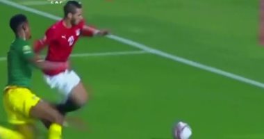 فيديو.. رمضان صبحى يطالب بركلة جزاء أمام جنوب أفريقيا
