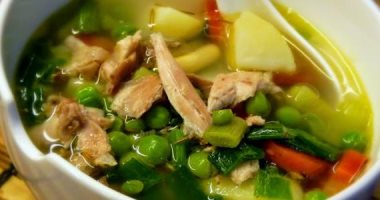 طريقة بسيطة قد تساعد في علاج الملاريا .. تناول شوربة الدجاج والخضار 