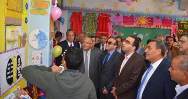 صور.. نائب محافظ الإسماعيلية يفتتح قسم الوسائل التعليمية بإدارة فايد التعليمية