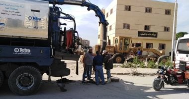 صور.. رئيس شركة مياه القناة يوجه بتكثيف أعمال تطهير شبكات صرف مدينة المستقبل