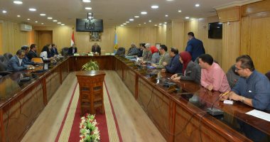 محافظ أسيوط يناقش تنفيذ مشروع "روابط" لإتاحة فرص عمل بالقرى الأكثر احتياجًا