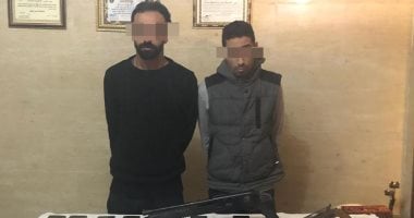 القبض على عاطلين بحوزتهما 4 كيلو حشيش وقطعتى سلاح بالبساتين