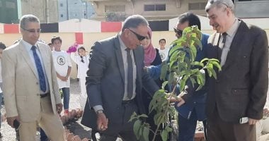صور.. تعليم دمياط تدشن مبادرة "زرعة ولادنا علشان بلدنا" بمدارس المحافظة