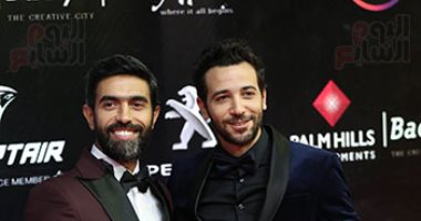 كريم قاسم وبسمة يتراقصان أمام كاميرات مهرجان القاهرة السينمائى 
