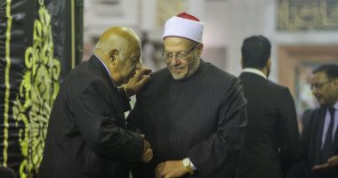 مفتى الجمهورية وجلال السعيد يشاركان فى عزاء فوزية عبد الستار بعمر مكرم 
