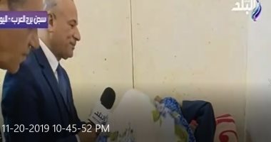 شاهد.. موقف إنسانى بين أحمد موسى وسجين "برج العرب" بعدما أجهش بالبكاء الشديد