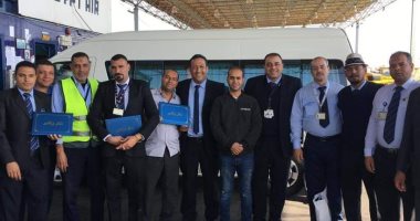 "الطيران المدنى" تكرم رجال شرم الشيخ لإنقاذهم طائرة أوكرانية من الحريق