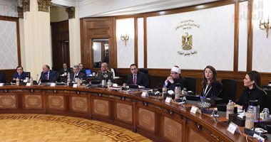 وزير الاتصالات يعلن إطلاق القمر الصناعي المصري "طيبة 1" غداً