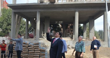 محافظ القليوبية يأمر بإزالة مبنى مخالف.. ويؤكد: جولات مفاجئة على القرى