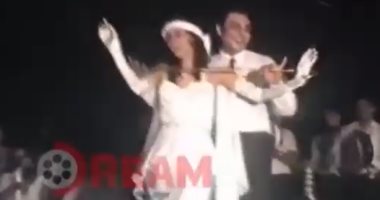 فيديو نادر من فرح حسين الإمام يرقص بالعصا مع زوجته سحر رامى