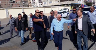 صور.. محافظ بورسعيد يتفقد رفع كفاءة الطريق الدولى الساحلى ومدخل بورسعيد الغربى
