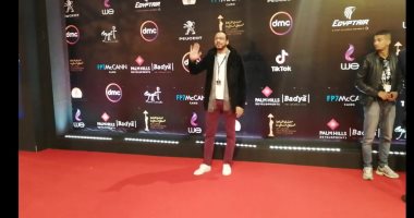 حمزة العيلي وأمير صلاح الدين يشاهدون الفيلم اللبناني "جدار الصوت" بمهرجان القاهرة