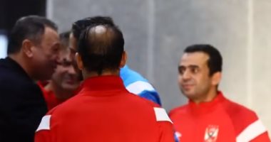 فيديو.. زيارة الخطيب لتدريبات الأهلى وتهنئة خاصة لرمضان صبحى