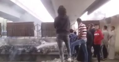 قارئ يشكو من تراكم القمامة أسفل الكوبرى بتقاطع شارع الملك فيصل