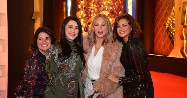 بشرى وكندة علوش وشيرين رضا يحضرن عرض فيلم "بين الجنة والأرض" بمهرجان القاهرة