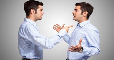 الكلام مع نفسك مش معناه إنك مجنون.. اعرف فوائده لصحتك النفسية