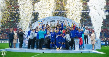 شاهد مراسم تتويج نادي الهلال بلقب دوري ابطال اسيا 