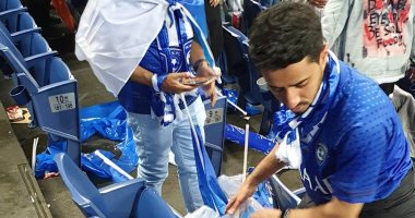 جماهير الهلال السعودى تنظف المدرجات بعد التتويج بدورى أبطال آسيا.. صور
