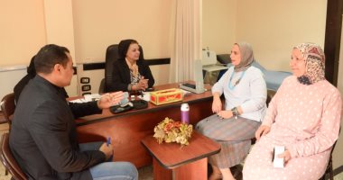نائب رئيس جامعة أسيوط فى زيارة مفاجئة لتفقد سير العمل بمركز صحة الشباب بالجامعة