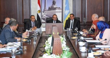 نائب محافظ الإسكندرية يوجه بإزالة المخلفات من محيط المدارس والمستشفيات 