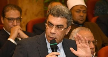 أسرة ياسر رزق: صلاة الجنازة على الراحل بالقاهرة عقب صلاة العصر