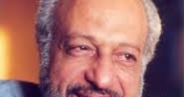 أحمد بهجت "عاش هنا".. التنسيق الحضارى يضع لافتة للكاتب فى عابدين 