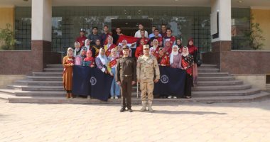 طلاب جامعة القناة فى زيارة لكلية الطب بالقوات المسلحة
