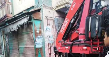 صور.. قرار إزالة عاجل لمنزل للبحث عن جثة شاب سقط فى حفرة للتنقيب عن الأثار بطنطا