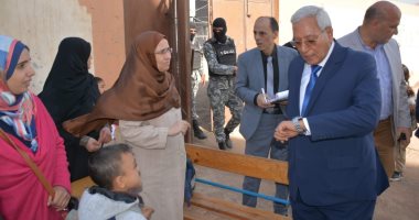محافظ الدقهلية يحيل مديرة مدرسة ميت غمر للتعليم الأساسى للتحقيق بسبب الإهمال 