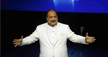 شاهد.. خالد الصاوي يرقص على إحدى الأغنيات