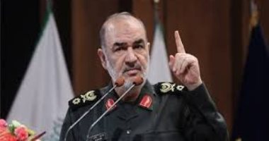 إيران تجرى مناورة بحرية صاروخية فى خليج عمان