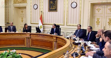 رئيس الوزراء يستعرض الخطوات التنفيذية لتيسير الإفراج الجمركى عن البضائع بالموانئ.. إصدار قائمة بيضاء للمستوردين.. والبدء قريبا فى اتخاذ الإجراءات اللازمة للربط الإلكترونى بين أجهزة الدولة وشركات خدمات الموانئ
