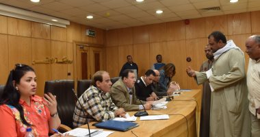 سكرتير عام الأقصر يعقد فعاليات "اليوم المفتوح" بديوان المحافظة ويبحث 75 شكوى