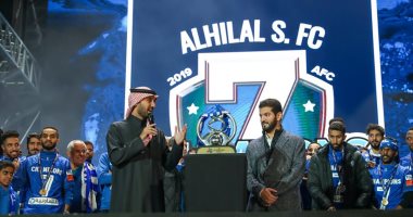 الشماريخ تشعل احتفالية الهيئة العامة للرياضة بتتويج الهلال السعودى.. صور 