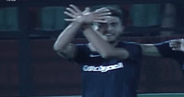 شاهد.. محمد شريف يحتفل على طريقة "النسر " بعد هدف الفوز على الزمالك