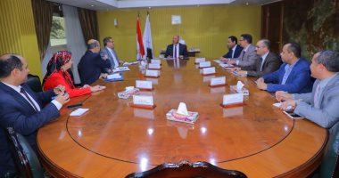 وزير النقل يبحث مع البنك الإفريقى تمويل مشروع إنشاء طريق القاهرة - كيب تاون