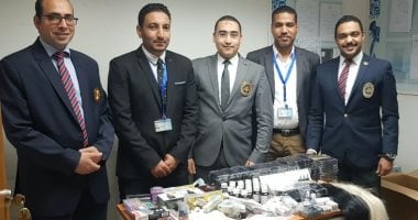 جمارك مطار الغردقة تحبط محاولة تهريب مستحضرات تجميل وسجائر إلكترونية