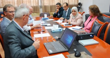 وزارة الرى تناقش دراسات التحول من الرى السطحى إلى الحديث