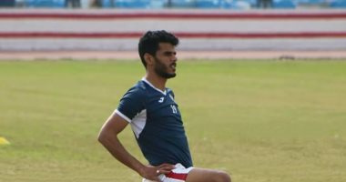 عماد فتحى يعود للتدريبات الجماعية بالمصرى بعد العيد