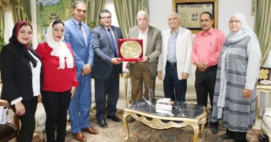 مجلس أمناء إدارة شرم الشيخ التعليمية يكرم محافظ جنوب سيناء
