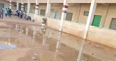 شكوى من غرق مدرسة الابتدائية بالسعيدية فى الشرقية بمياه الصرف الصحى