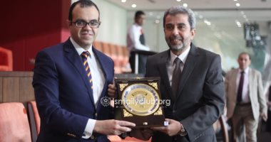قنصل مصر بالإمارات يهنئ الإسماعيلي بالفوز على الجزيرة
