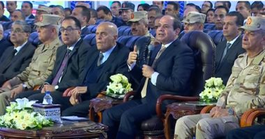 فيديو.. خالد أبو بكر يكشف سر جلوس "مجدى يعقوب" بجوار الرئيس