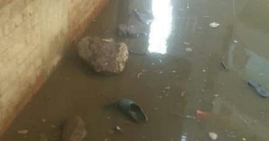 أهالى قرية أبو زعبل بالخانكة يشكون سوء الصرف الصحى