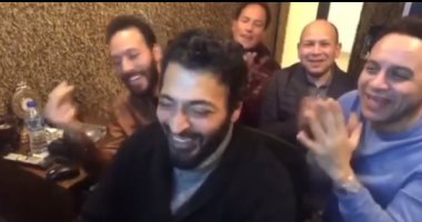 نوستالجيا التسعينات..إيساف و مصطفي قمر وحميد الشاعري يتذكرون أمجادهم بفيديو 