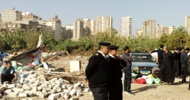 صور .. تنفيذ 8 قرارات إزالة وإيقاف بناء 5 عقارات مخالفة شرق الاسكندرية